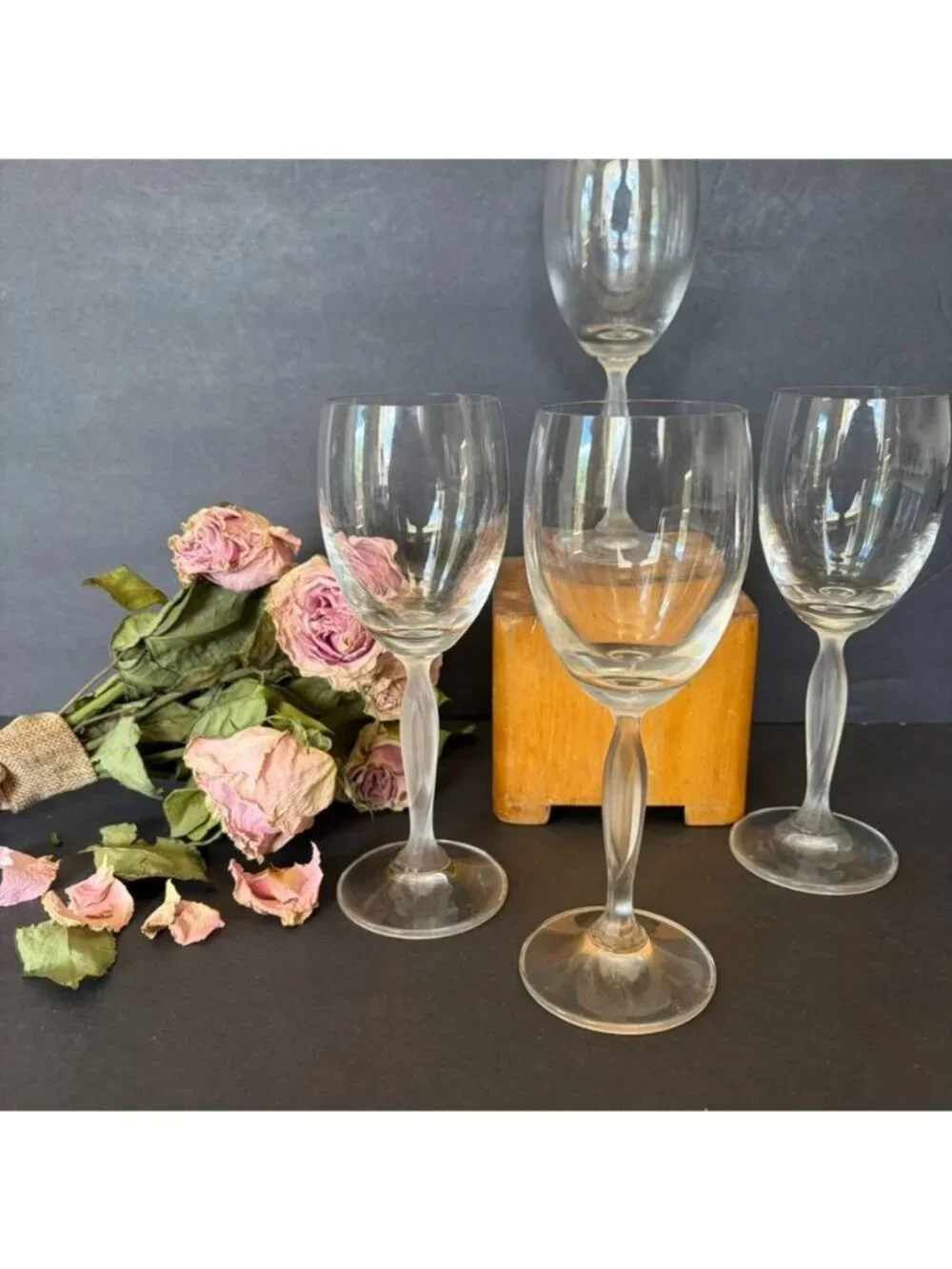 Mikasa Ballet Stem Wine Glasses Set Of 4 Clear With Frosted Stem 8.5